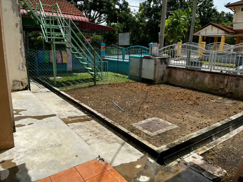 Rumah Berkembar untuk Dijual di Kampung Baru Ayer Keroh (Bukit Baru) - Woon . - Exterior - PropertyGuru.com.my