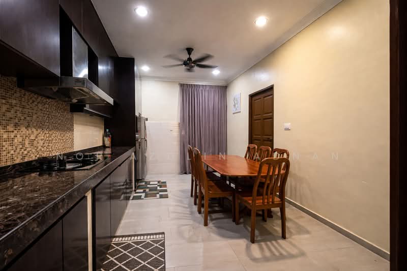 1.5-storey Terraced House for Sale in Seri Kembangan (Selangor) - Nor Azdlin Adnan - Kitchen - PropertyGuru.com.my