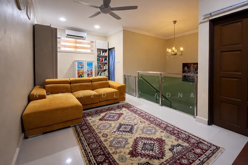 1.5-storey Terraced House for Sale in Seri Kembangan (Selangor) - Nor Azdlin Adnan - Living Room - PropertyGuru.com.my