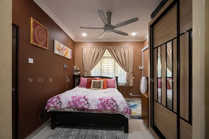 1.5-storey Terraced House for Sale in Seri Kembangan (Selangor) - Nor Azdlin Adnan - Bedroom - PropertyGuru.com.my
