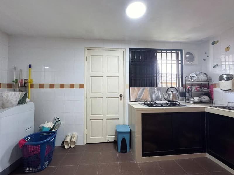 1-storey Terraced House for Sale in Taman Universiti (Skudai) - Bryan Seng - Kitchen - PropertyGuru.com.my