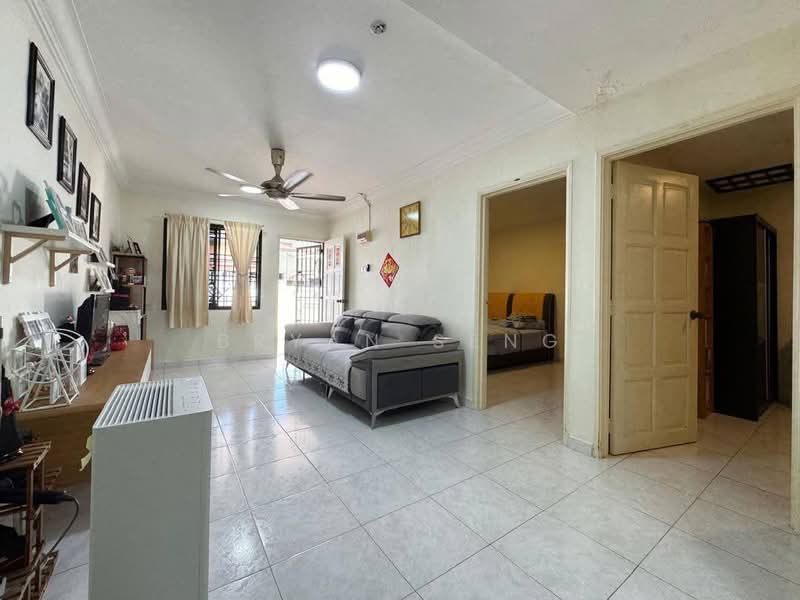 1-storey Terraced House for Sale in Taman Universiti (Skudai) - Bryan Seng - Living Room - PropertyGuru.com.my