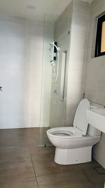 Service Residence for Rent at SouthPlace Residences @ Tropicana Metropark - Krystal Ng - Bathroom - PropertyGuru.com.my