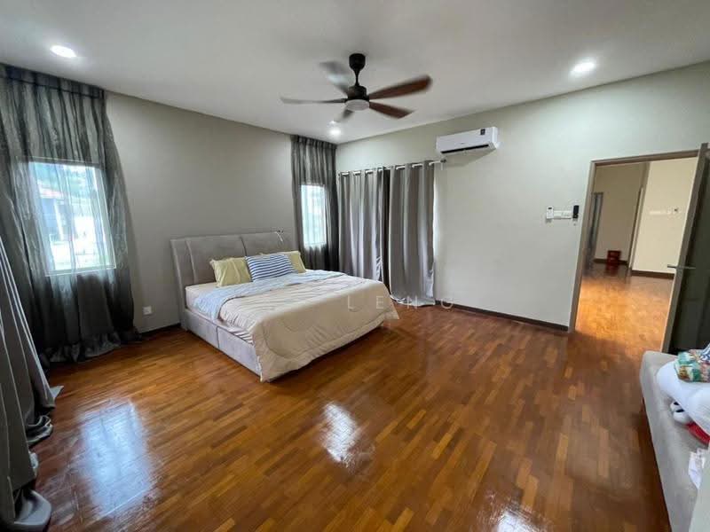 Bungalow House untuk Dijual di Bandar Mahkota Cheras (Cheras) - Lai Leng - master Bedroom with walk in wardrobe - PropertyGuru.com.my