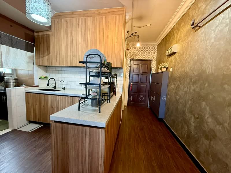 Apartment for Sale at Serdang Villa Apartment - Kevin Chong - PropertyGuru.com.my