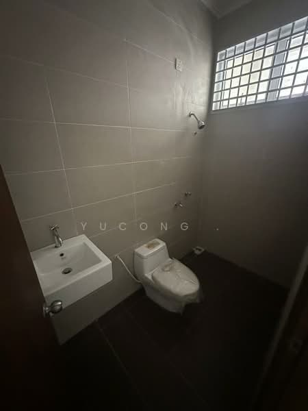 Link Bungalow for Sale in Taman Perling (Perling) - Yucong . - Bathroom - PropertyGuru.com.my