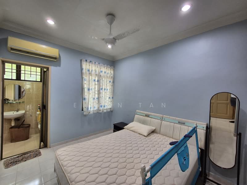 Casa Idaman 3 Storey Terrace House Farlim untuk Untuk Dijual - RM 940,000, Mac 2026 - Bedroom - PropertyGuru.com.my