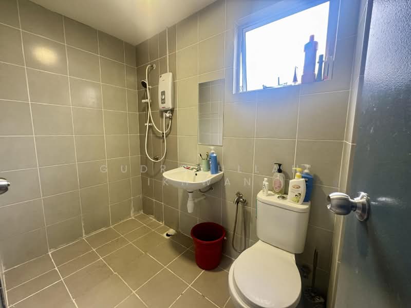 2-storey Terraced House for Sale in Cybersouth (Dengkil) - Gudrotullah Ikhwan - Bathroom - PropertyGuru.com.my