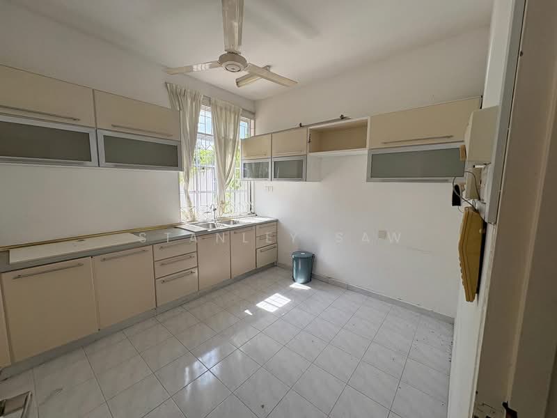 Kelawai Road Detached Commercial Unit untuk Untuk Disewa - RM 25,000 /bulan, Mac 2026 - Kitchen - PropertyGuru.com.my