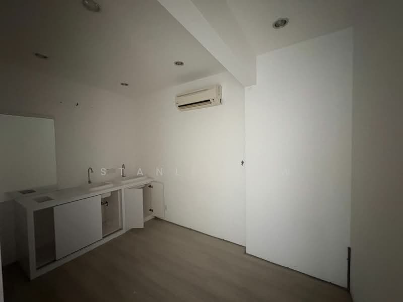 Kelawai Road Detached Commercial Unit untuk Untuk Disewa - RM 25,000 /bulan, Mac 2026 - Interior - PropertyGuru.com.my