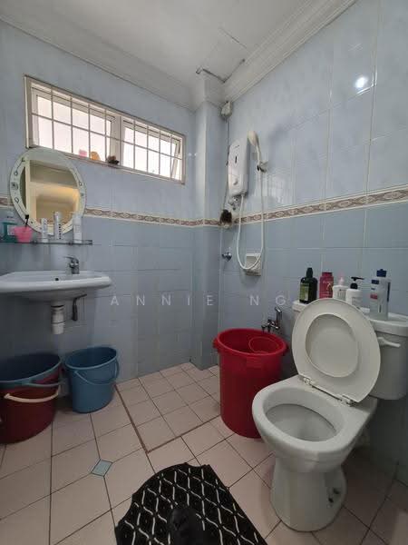Pangsapuri untuk Dijual di Seri Puri - Annie Ng - Bathroom - PropertyGuru.com.my