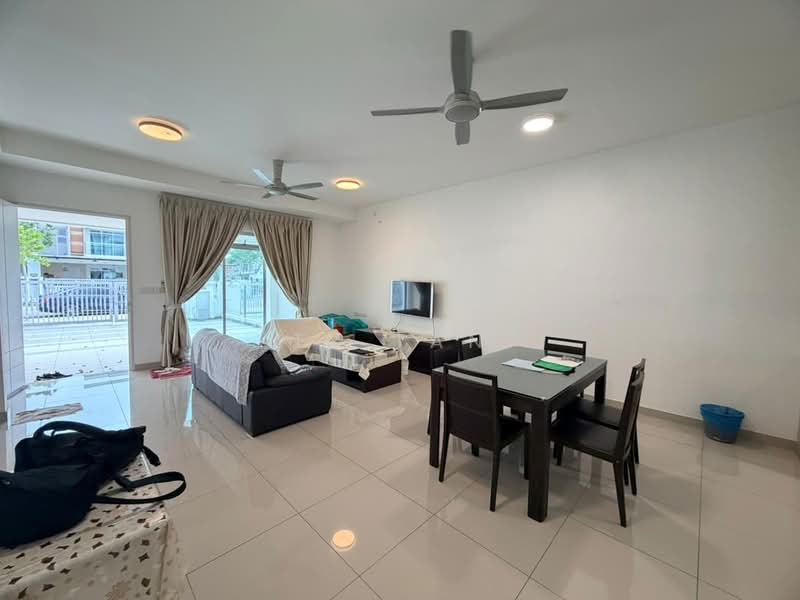 Aspira LakeHomes untuk Untuk Dijual - RM 930,000, Mac 2026 - Living Room - PropertyGuru.com.my