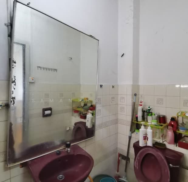 Taman Sri Aman untuk Untuk Dijual - RM 638,000, Mac 2026 - Bathroom - PropertyGuru.com.my