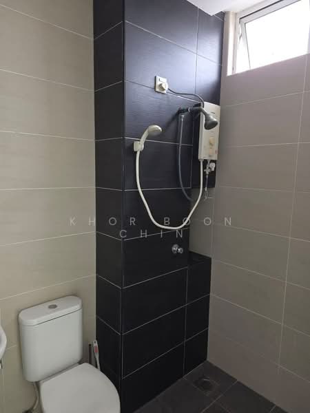 Pangsapuri Kamelia (Camellia Park) untuk Untuk Disewa - RM 1,400 /bulan, Mac 2026 - Bathroom - PropertyGuru.com.my