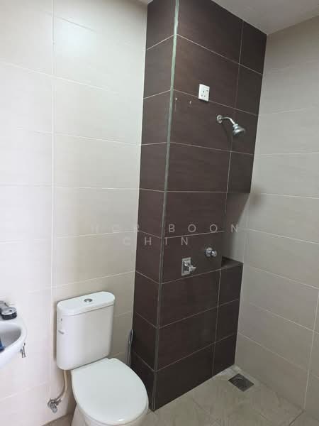 Pangsapuri Kamelia (Camellia Park) untuk Untuk Disewa - RM 1,400 /bulan, Mac 2026 - Bathroom - PropertyGuru.com.my