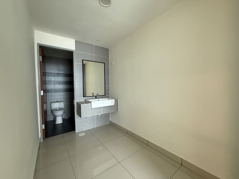 Kediaman Servis untuk Dijual di G Residence - Eliin Loo - Bathroom - PropertyGuru.com.my