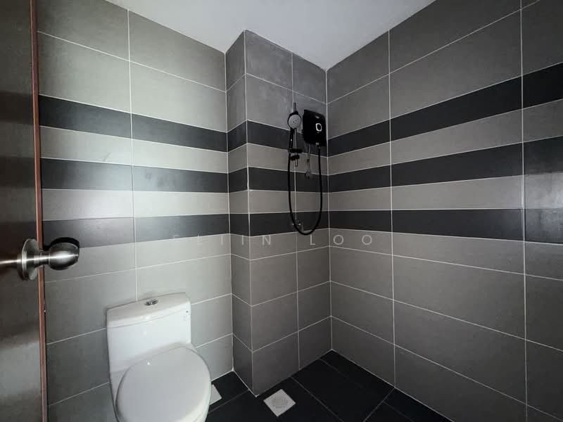 Kediaman Servis untuk Dijual di G Residence - Eliin Loo - Bathroom - PropertyGuru.com.my