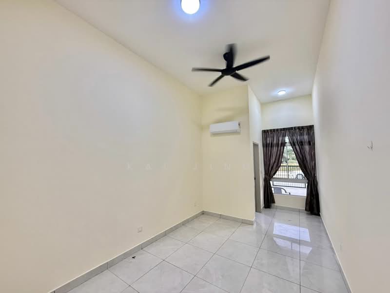 Iconia Garden Residence (Precinct B2) @ Taman Impian Emas untuk Untuk Disewa - RM 2,300 /bulan, Mac 2026 - Living Room - PropertyGuru.com.my