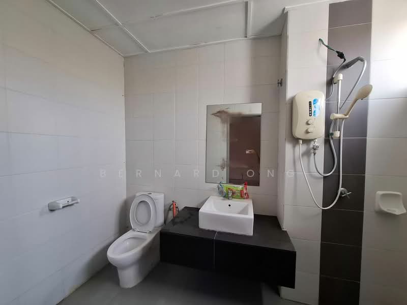 2-storey Terraced House for Sale in Rawang (Selangor) - Bernard Ong - Bathroom - PropertyGuru.com.my