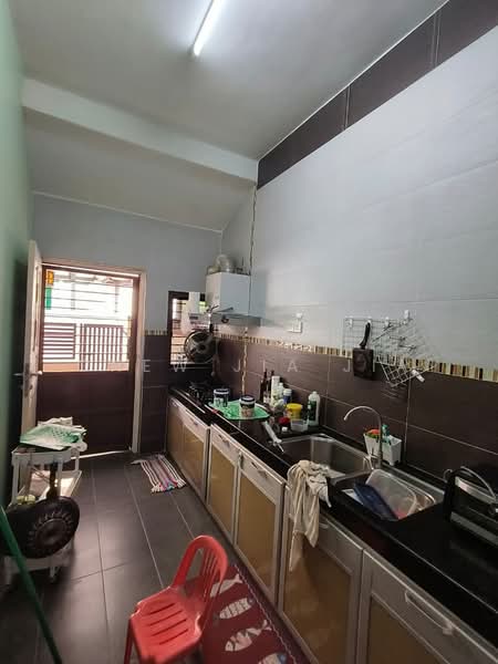 Cluster House for Rent in Taman Adda Heights (Tebrau) - Chew Jia Jia - Kitchen - PropertyGuru.com.my