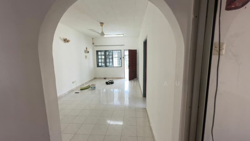 1-storey Terraced House for Sale in Kepong Baru (Kepong) - Dickson Lau - Living Room - PropertyGuru.com.my