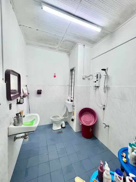 2-storey Terraced House for Sale in Damansara Kim (Petaling Jaya) - Bryan Wong - Bathroom - PropertyGuru.com.my
