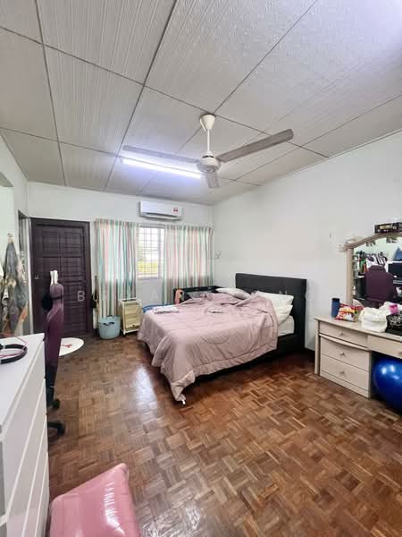 2-storey Terraced House for Sale in Damansara Kim (Petaling Jaya) - Bryan Wong - Bedroom - PropertyGuru.com.my