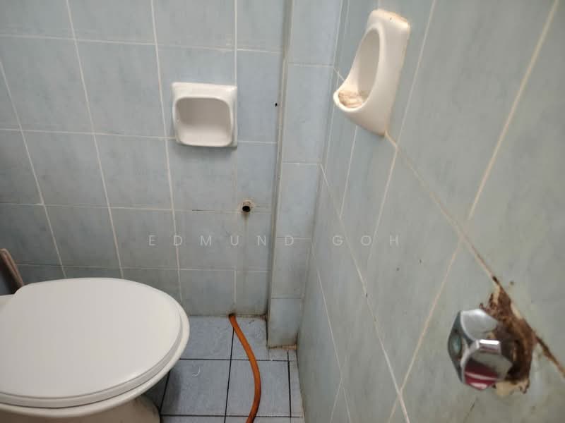 Apartment for Rent at Pangsapuri Putra Indah - Edmund Goh - Bathroom - PropertyGuru.com.my