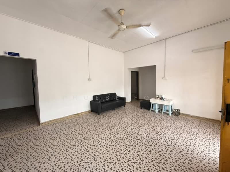 Bungalow for Rent in Kampung Yahya Awal (Johor Bahru) - Phoebe Foo - Living Room - PropertyGuru.com.my