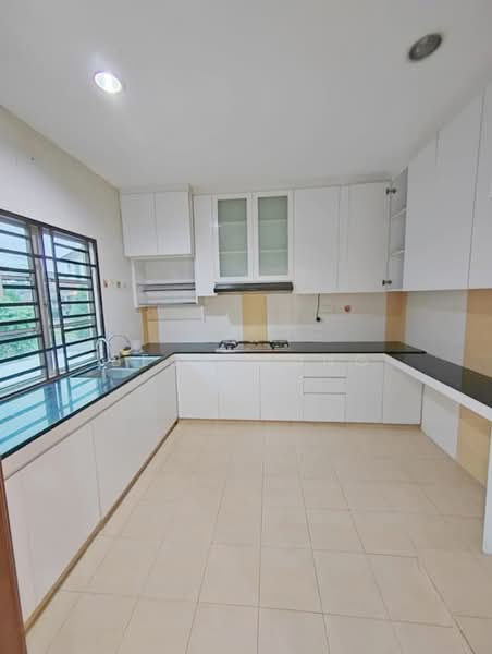 Taman Austin Perdana untuk Untuk Dijual - RM 968,000, Mac 2026 - Kitchen - PropertyGuru.com.my