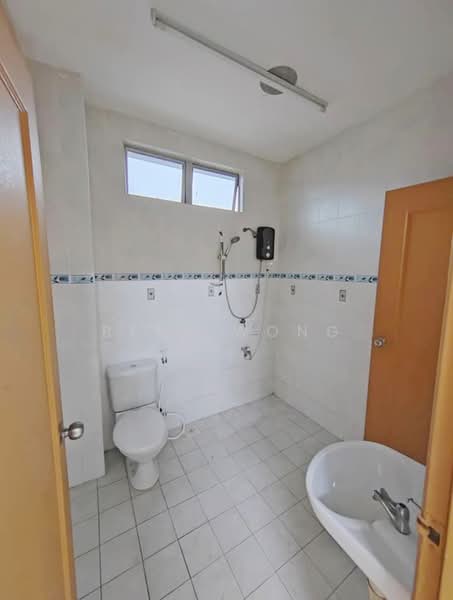 Taman Austin Perdana untuk Untuk Dijual - RM 968,000, Mac 2026 - Bathroom - PropertyGuru.com.my