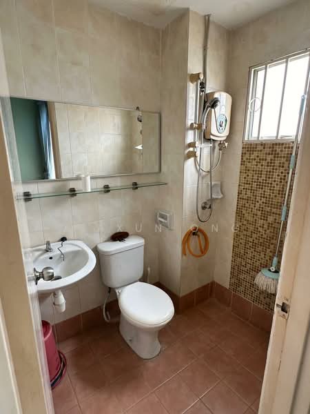 Lumayan Apartment (Bdr Tasik Permaisuri) untuk Untuk Dijual - RM 365,000, Mac 2026 - Bathroom - PropertyGuru.com.my