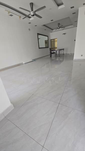 Bandar Kinrara symphony Bk 6E untuk Untuk Dijual - RM 1,500,000, Mac 2026 - Living Room - PropertyGuru.com.my