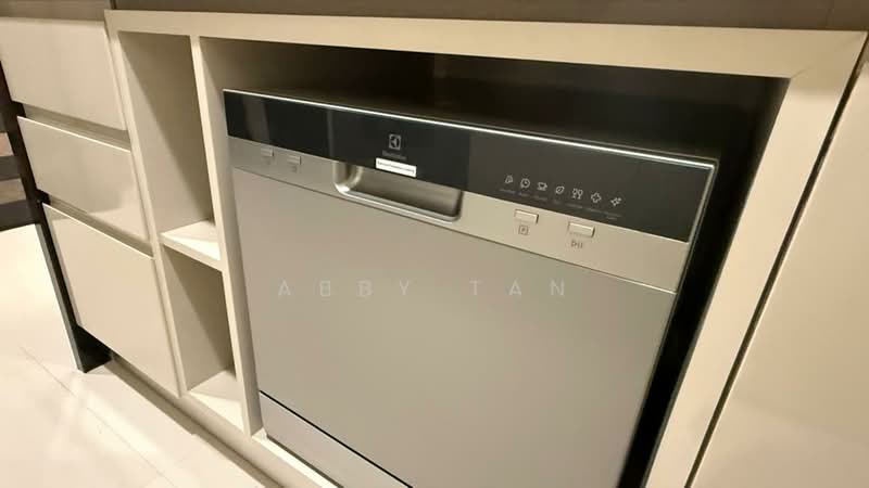 Regent Suites @ Pavilion Damansara Heights untuk Untuk Disewa - RM 5,500 /bulan, Mac 2026 - Kitchen - PropertyGuru.com.my