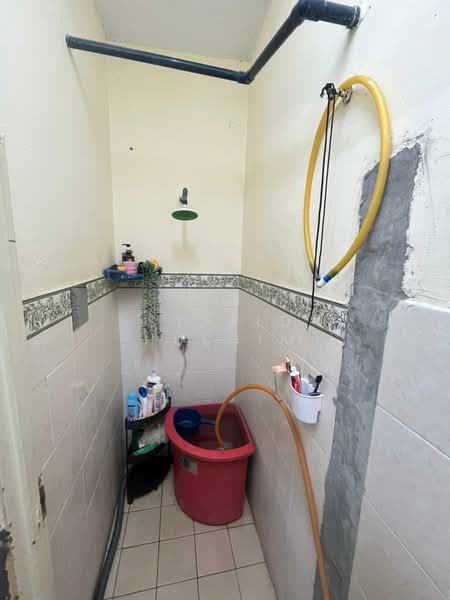 Flat for Sale at Pangsapuri Arista - Syafiq Hushim - Bathroom - PropertyGuru.com.my