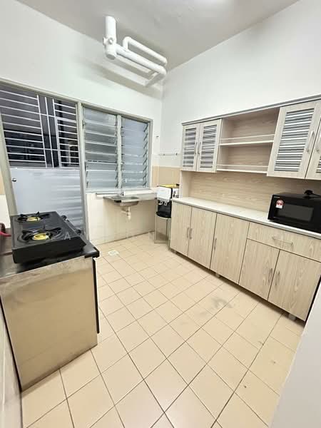 Condominium for Rent at Residensi Laguna (Sunway Belvedere) - Raymond Ling - Kitchen - PropertyGuru.com.my