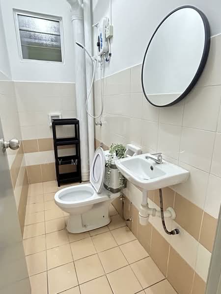 Condominium for Rent at Residensi Laguna (Sunway Belvedere) - Raymond Ling - Bathroom - PropertyGuru.com.my