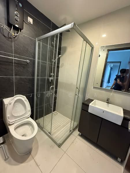Condominium for Rent at Kings Bay @ Country Garden Danga Bay - Juan Chua - Bathroom - PropertyGuru.com.my