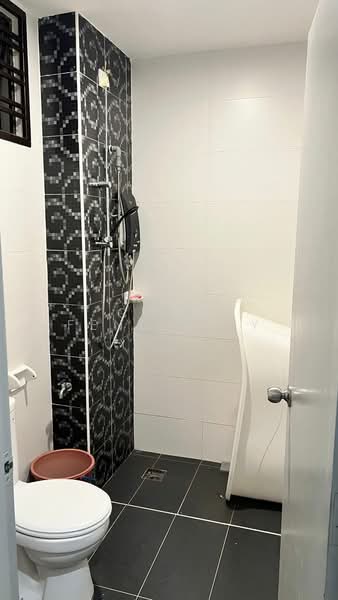 Taman Puteri Wangsa, Puteri Park untuk Untuk Dijual - RM 780,000, Mac 2026 - Bathroom - PropertyGuru.com.my