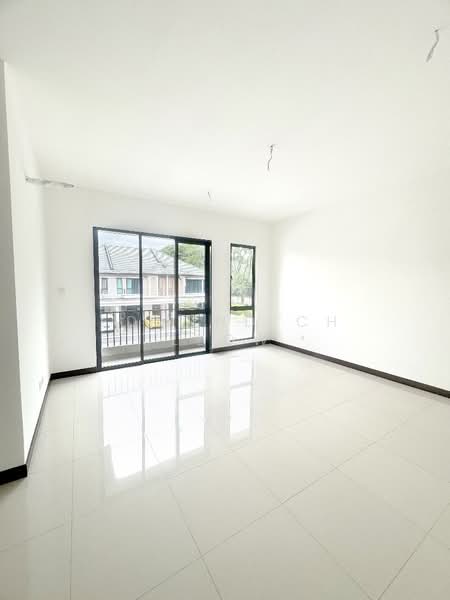 Semi-Detached House for Sale in Rawang (Selangor) - Edmund CH Leow - Living Room - PropertyGuru.com.my