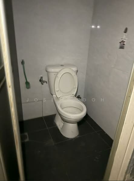 Shop for Rent in Taman Molek (Johor Bahru) - Joseph Goh - Bathroom - PropertyGuru.com.my