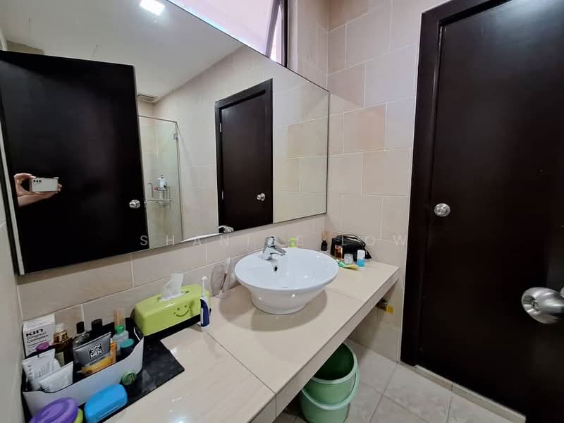 Rumah Berkembar untuk Dijual di Taman Aman Sari (Bandar Kinrara) - Shanice Low - Bathroom - PropertyGuru.com.my
