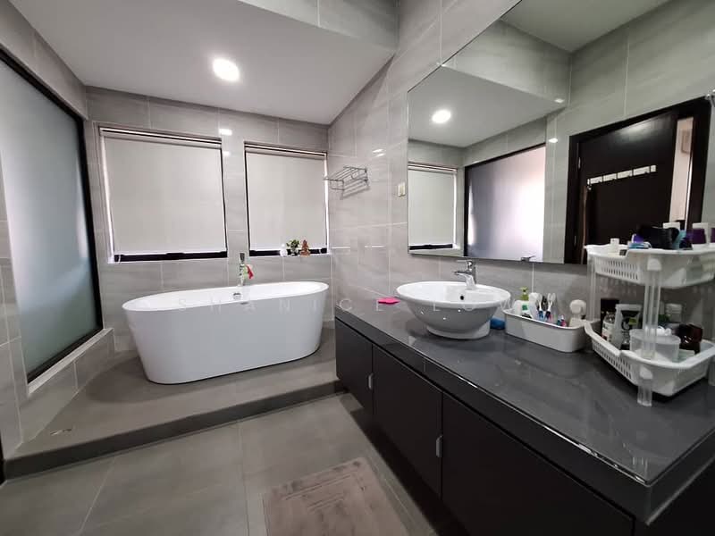 Rumah Berkembar untuk Dijual di Taman Aman Sari (Bandar Kinrara) - Shanice Low - Bathroom - PropertyGuru.com.my
