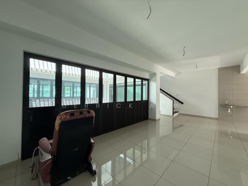 Rumah Teres 2-Tingkat untuk Dijual di Elmina (Shah Alam) - Derrick Ang - Living Room - PropertyGuru.com.my