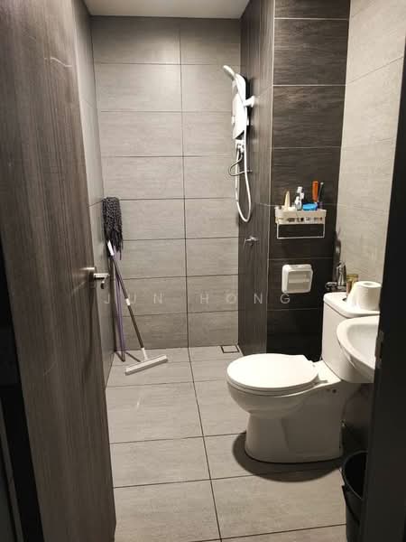 Service Residence for Rent at Lakeview Suites @ Edumetro - Jun hong - Bathroom - PropertyGuru.com.my