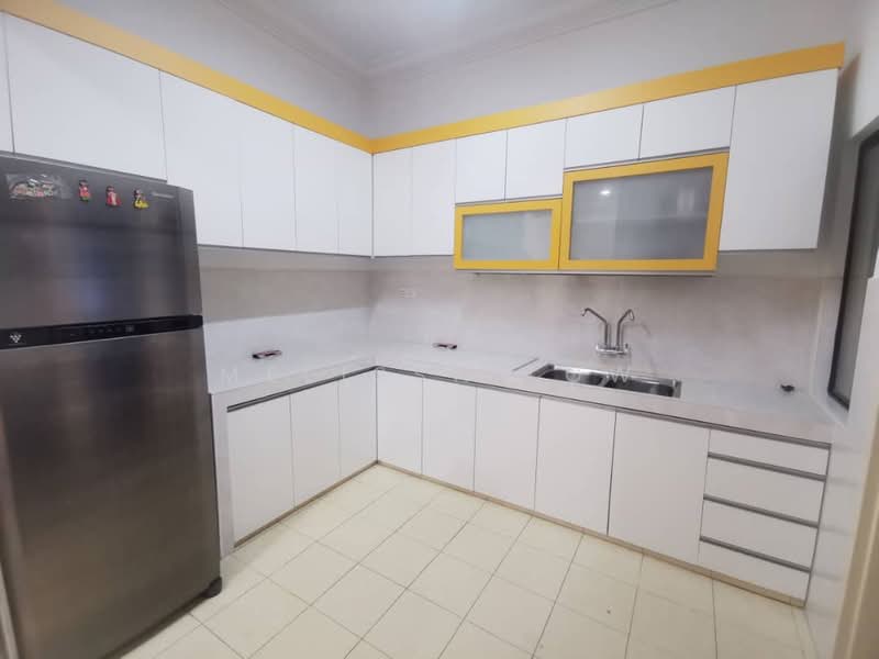Taman Seri Austin untuk Untuk Disewa - RM 2,500 /bulan, Mac 2026 - Kitchen - PropertyGuru.com.my