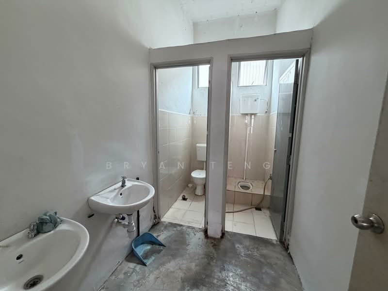 Detached Factory for Rent in Simpang Ampat (Penang) - Bryan Teng - Bathroom - PropertyGuru.com.my
