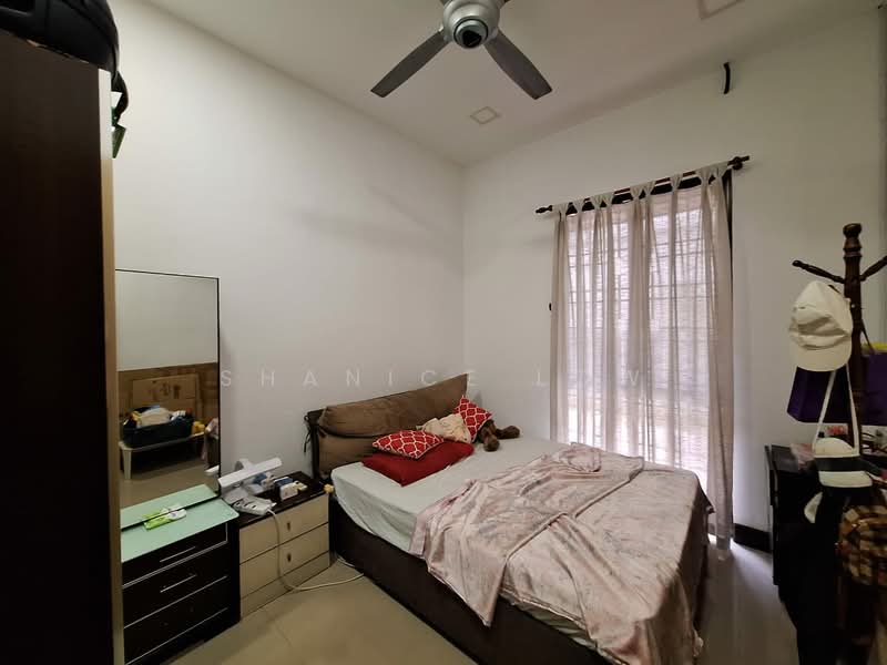 Rumah Berkembar untuk Dijual di Taman Aman Sari (Bandar Kinrara) - Shanice Low - Bedroom - PropertyGuru.com.my