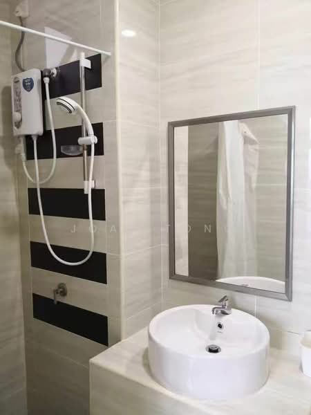 R&F Princess Cove Phase 1 untuk Untuk Disewa - RM 3,600 /bulan, Mac 2026 - Bathroom - PropertyGuru.com.my