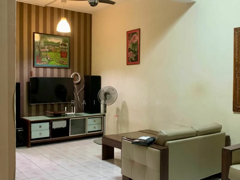 2-storey Terraced House for Sale in Taman Sinaran (Balakong) - Rain Leow - Living Room - PropertyGuru.com.my